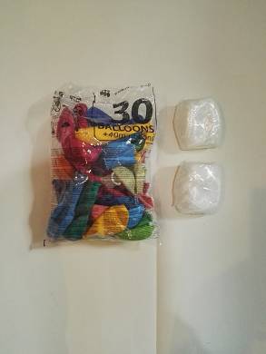 30x balony różnokolorowe + 2x biała wstążka  